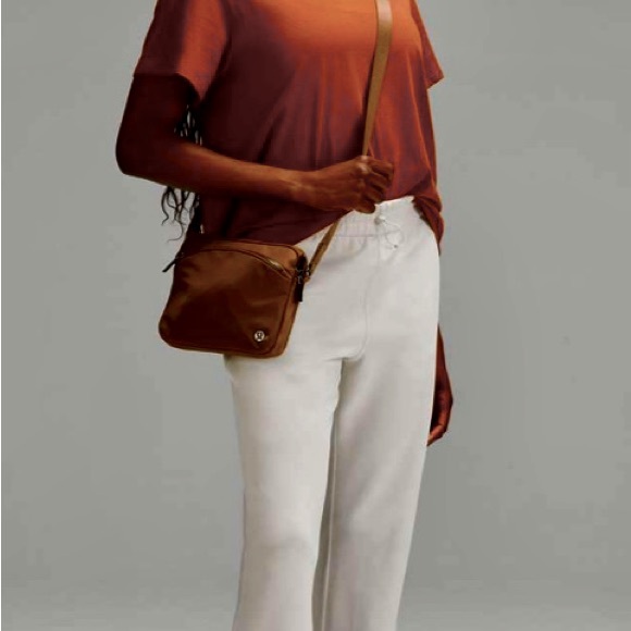 LuluLemon City Adventure Cross Body - Picture 4 of 4